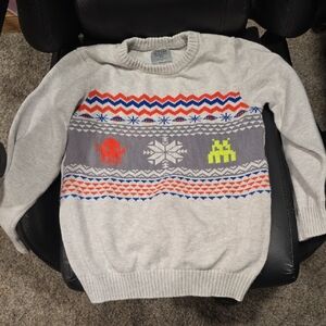 COOGI Light Gray Sweater with Festive Pattern